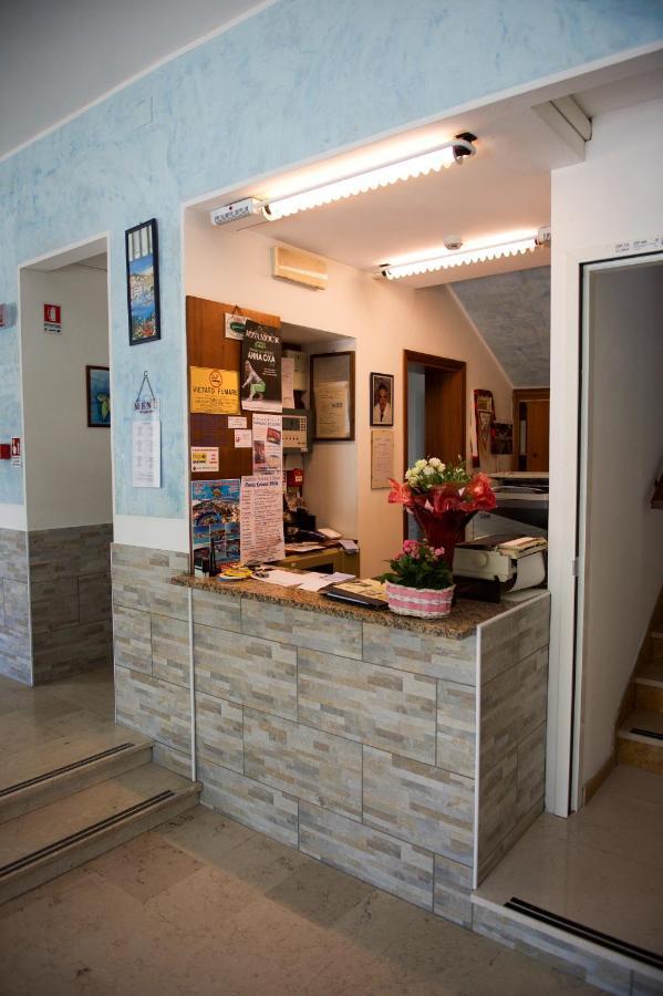 Hotel Maris Stella Riccione Luaran gambar